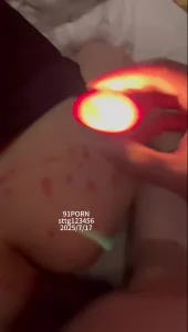 04女大第一次玩滴蜡